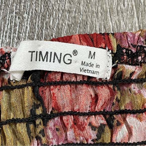 Timing Crop Top Off the shoulder Floral Blouse Size M - Picture 3 of 5